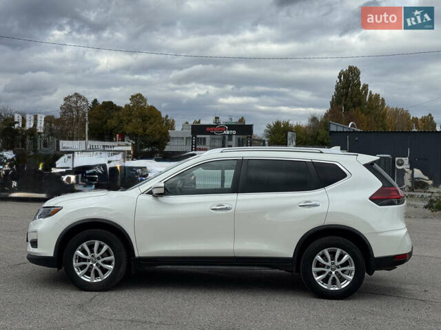 Белый Ниссан Rogue, объемом двигателя 2.49 л и пробегом 132 тыс. км за 16700 $, фото 7 на Automoto.ua