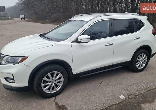 Белый Ниссан Rogue, объемом двигателя 2.49 л и пробегом 89 тыс. км за 16200 $, фото 4 на Automoto.ua