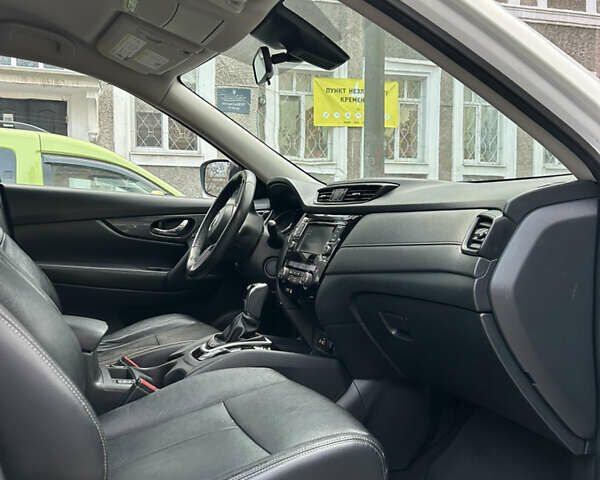 Белый Ниссан Rogue, объемом двигателя 2.49 л и пробегом 164 тыс. км за 14500 $, фото 9 на Automoto.ua