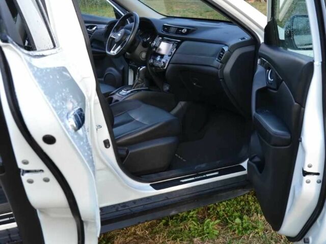 Білий Ніссан Rogue, об'ємом двигуна 2.5 л та пробігом 76 тис. км за 11000 $, фото 2 на Automoto.ua