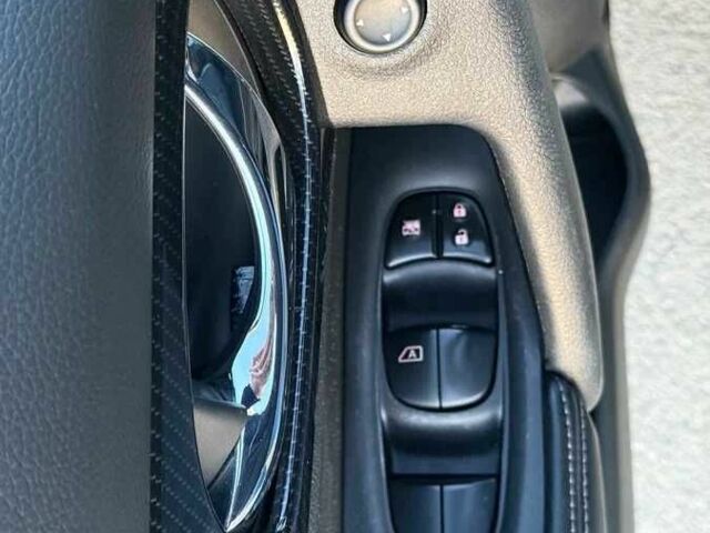 Белый Ниссан Rogue, объемом двигателя 2.5 л и пробегом 126 тыс. км за 14800 $, фото 21 на Automoto.ua