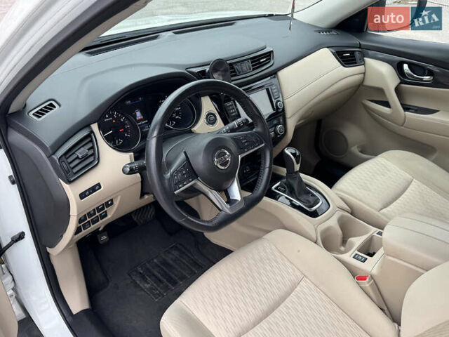 Белый Ниссан Rogue, объемом двигателя 2.49 л и пробегом 132 тыс. км за 16700 $, фото 25 на Automoto.ua
