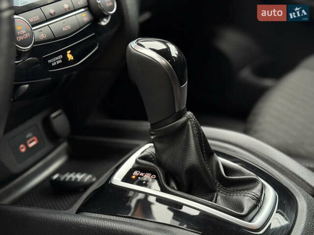 Белый Ниссан Rogue, объемом двигателя 2.5 л и пробегом 138 тыс. км за 13900 $, фото 31 на Automoto.ua