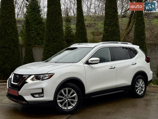 Белый Ниссан Rogue, объемом двигателя 2.5 л и пробегом 138 тыс. км за 13900 $, фото 3 на Automoto.ua