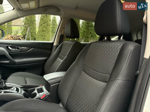 Белый Ниссан Rogue, объемом двигателя 2.5 л и пробегом 138 тыс. км за 13900 $, фото 33 на Automoto.ua