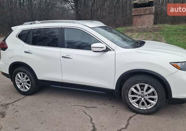 Белый Ниссан Rogue, объемом двигателя 2.49 л и пробегом 89 тыс. км за 16200 $, фото 11 на Automoto.ua