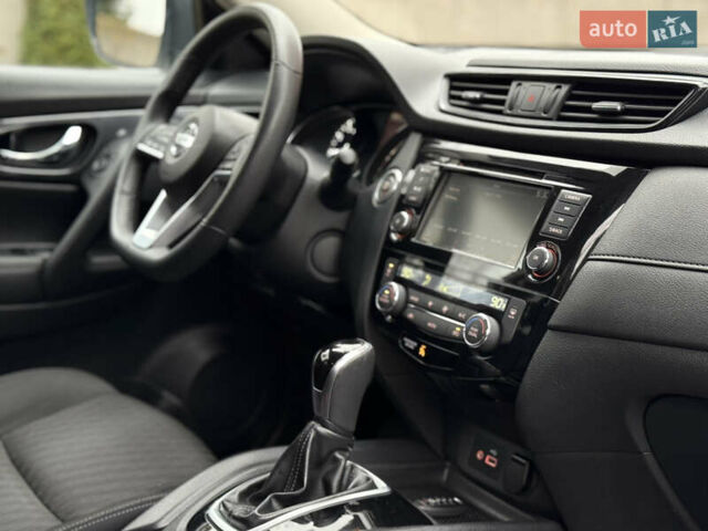 Белый Ниссан Rogue, объемом двигателя 2.5 л и пробегом 138 тыс. км за 13900 $, фото 46 на Automoto.ua