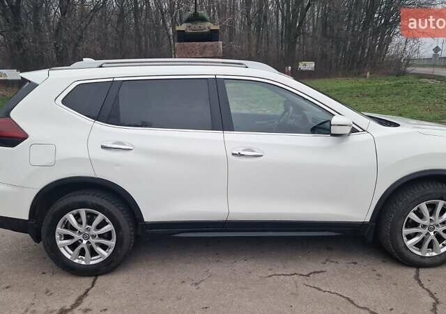 Белый Ниссан Rogue, объемом двигателя 2.49 л и пробегом 89 тыс. км за 16200 $, фото 12 на Automoto.ua