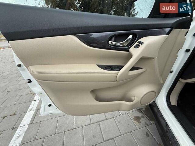 Белый Ниссан Rogue, объемом двигателя 2.5 л и пробегом 76 тыс. км за 14800 $, фото 17 на Automoto.ua