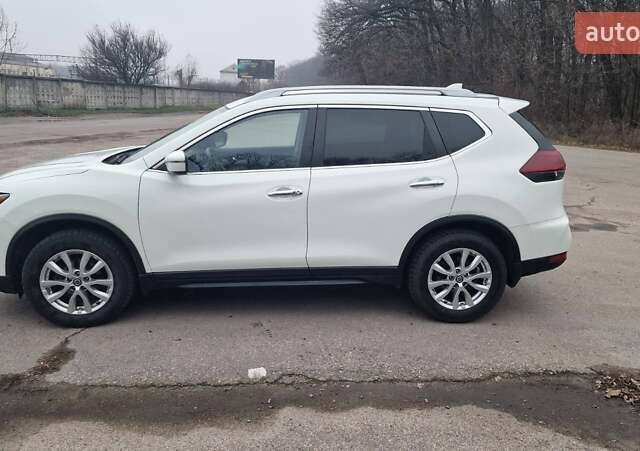 Белый Ниссан Rogue, объемом двигателя 2.49 л и пробегом 89 тыс. км за 16200 $, фото 9 на Automoto.ua