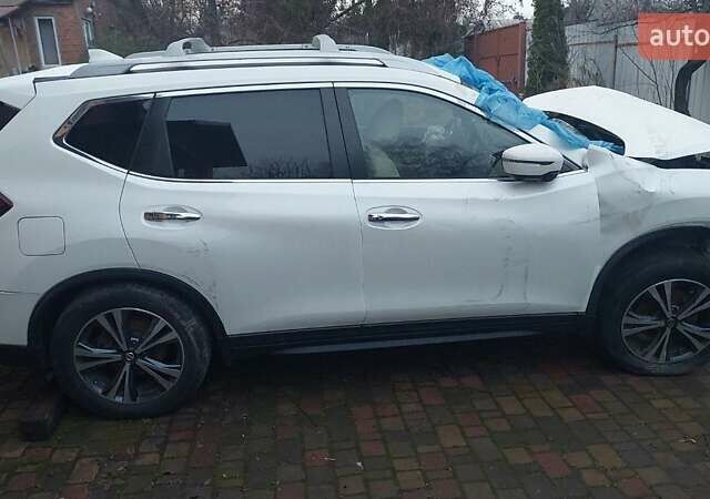 Белый Ниссан Rogue, объемом двигателя 2.49 л и пробегом 81 тыс. км за 7500 $, фото 3 на Automoto.ua