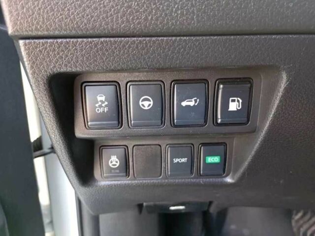 Білий Ніссан Rogue, об'ємом двигуна 2.5 л та пробігом 120 тис. км за 12000 $, фото 9 на Automoto.ua