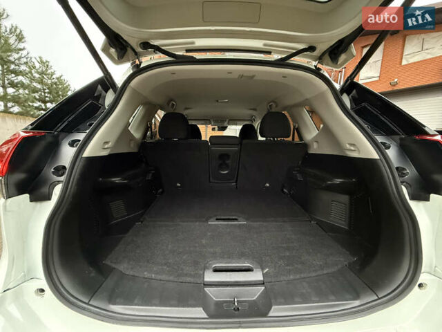 Белый Ниссан Rogue, объемом двигателя 2.5 л и пробегом 138 тыс. км за 13900 $, фото 57 на Automoto.ua