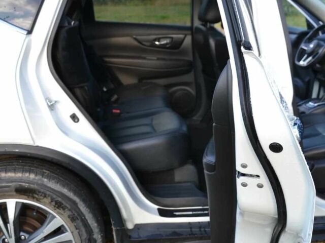 Білий Ніссан Rogue, об'ємом двигуна 2.5 л та пробігом 76 тис. км за 11000 $, фото 3 на Automoto.ua