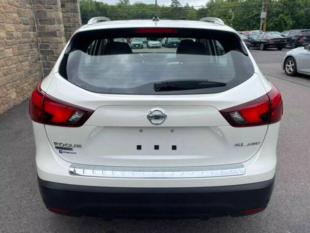 Білий Ніссан Rogue, об'ємом двигуна 2 л та пробігом 31 тис. км за 8000 $, фото 5 на Automoto.ua