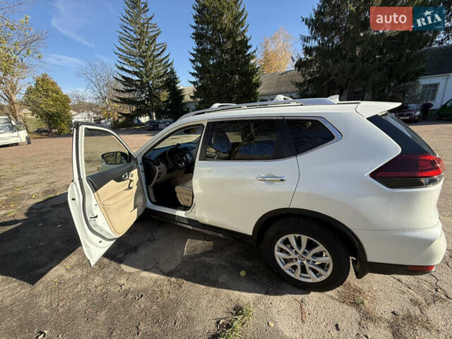 Белый Ниссан Rogue, объемом двигателя 2.49 л и пробегом 83 тыс. км за 16600 $, фото 6 на Automoto.ua