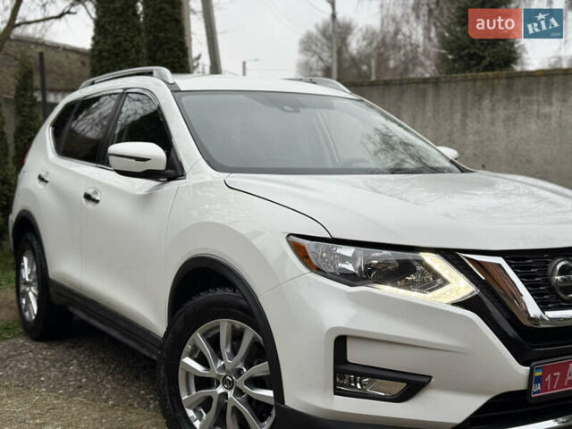 Белый Ниссан Rogue, объемом двигателя 2.5 л и пробегом 138 тыс. км за 13900 $, фото 6 на Automoto.ua