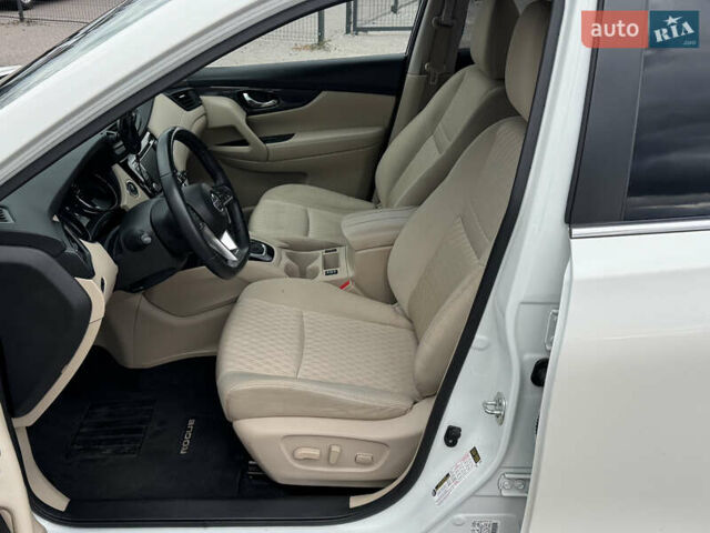 Белый Ниссан Rogue, объемом двигателя 2.49 л и пробегом 132 тыс. км за 16700 $, фото 24 на Automoto.ua