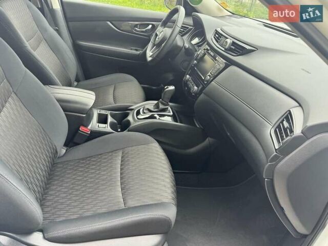 Білий Ніссан Rogue, об'ємом двигуна 2.49 л та пробігом 104 тис. км за 16500 $, фото 8 на Automoto.ua