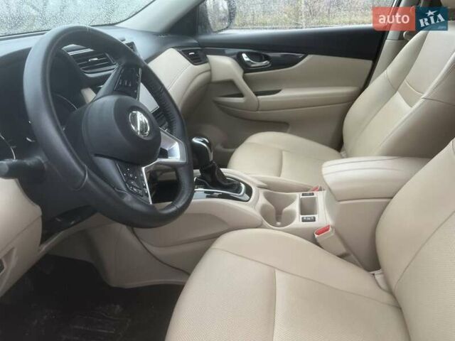 Белый Ниссан Rogue, объемом двигателя 2.49 л и пробегом 85 тыс. км за 15850 $, фото 2 на Automoto.ua