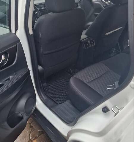 Белый Ниссан Rogue, объемом двигателя 2.49 л и пробегом 89 тыс. км за 16200 $, фото 21 на Automoto.ua