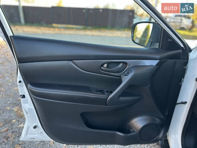 Білий Ніссан Rogue, об'ємом двигуна 2.49 л та пробігом 90 тис. км за 14200 $, фото 18 на Automoto.ua