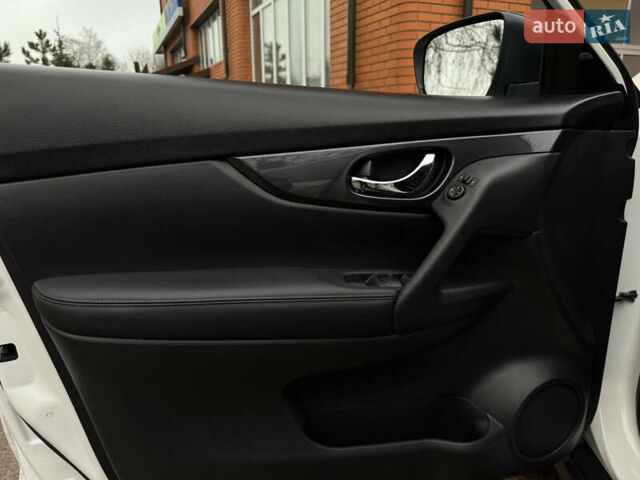 Белый Ниссан Rogue, объемом двигателя 2.5 л и пробегом 138 тыс. км за 13900 $, фото 28 на Automoto.ua