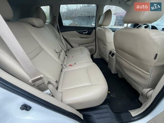 Белый Ниссан Rogue, объемом двигателя 2.49 л и пробегом 85 тыс. км за 15850 $, фото 1 на Automoto.ua