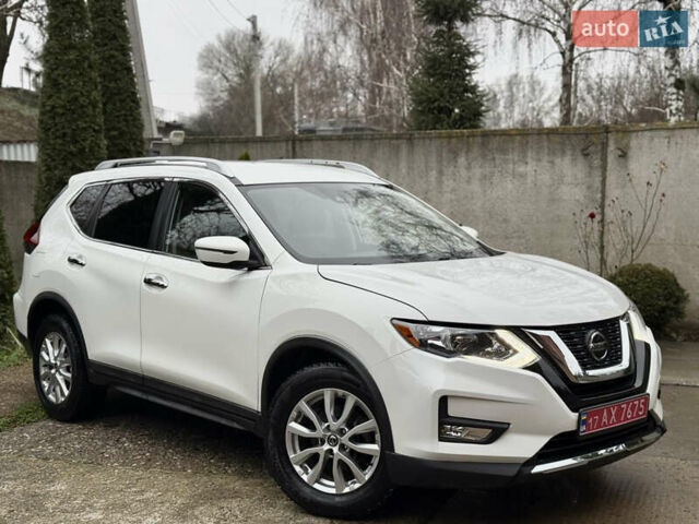 Белый Ниссан Rogue, объемом двигателя 2.5 л и пробегом 138 тыс. км за 13900 $, фото 7 на Automoto.ua