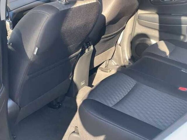 Белый Ниссан Rogue, объемом двигателя 2.5 л и пробегом 63 тыс. км за 12800 $, фото 9 на Automoto.ua