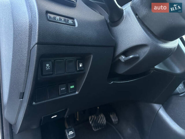 Білий Ніссан Rogue, об'ємом двигуна 2.49 л та пробігом 90 тис. км за 14200 $, фото 24 на Automoto.ua