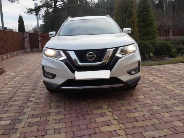 Белый Ниссан Rogue, объемом двигателя 2.5 л и пробегом 84 тыс. км за 14000 $, фото 2 на Automoto.ua