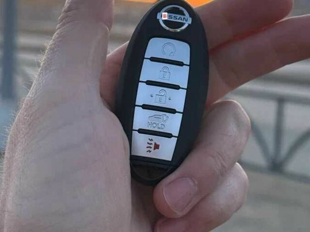 Белый Ниссан Rogue, объемом двигателя 2.5 л и пробегом 126 тыс. км за 14800 $, фото 18 на Automoto.ua