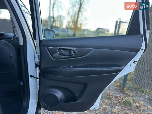 Білий Ніссан Rogue, об'ємом двигуна 2.49 л та пробігом 90 тис. км за 14200 $, фото 40 на Automoto.ua