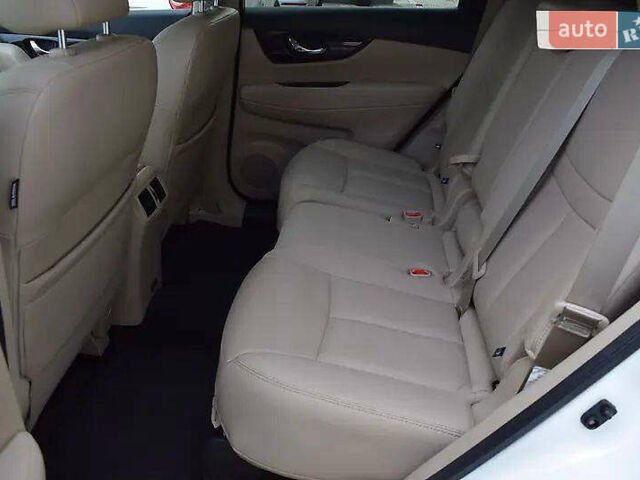 Білий Ніссан Rogue, об'ємом двигуна 2.49 л та пробігом 105 тис. км за 17500 $, фото 11 на Automoto.ua