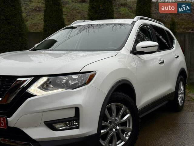 Белый Ниссан Rogue, объемом двигателя 2.5 л и пробегом 138 тыс. км за 13900 $, фото 5 на Automoto.ua