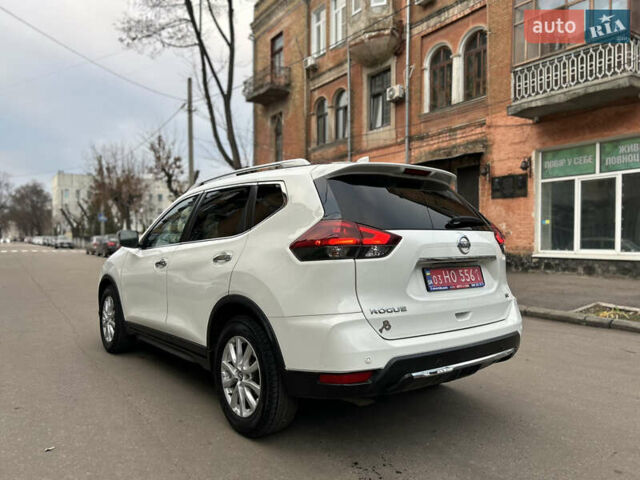 Белый Ниссан Rogue, объемом двигателя 2.49 л и пробегом 164 тыс. км за 14500 $, фото 2 на Automoto.ua