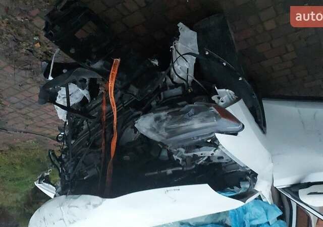 Белый Ниссан Rogue, объемом двигателя 2.49 л и пробегом 81 тыс. км за 7500 $, фото 15 на Automoto.ua