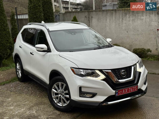 Белый Ниссан Rogue, объемом двигателя 2.5 л и пробегом 138 тыс. км за 13900 $, фото 9 на Automoto.ua