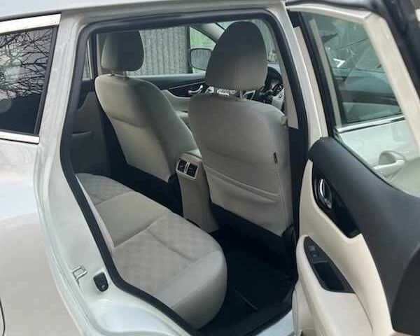 Белый Ниссан Rogue, объемом двигателя 2 л и пробегом 103 тыс. км за 11400 $, фото 13 на Automoto.ua