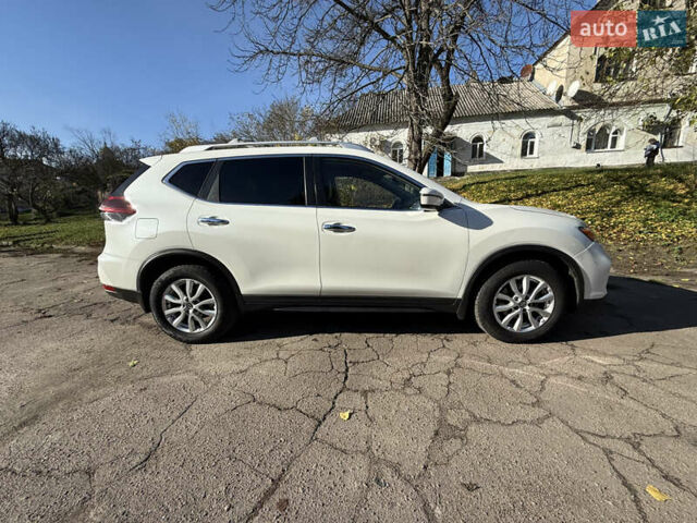 Белый Ниссан Rogue, объемом двигателя 2.49 л и пробегом 83 тыс. км за 16600 $, фото 3 на Automoto.ua