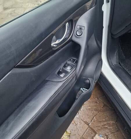 Белый Ниссан Rogue, объемом двигателя 2.49 л и пробегом 89 тыс. км за 16200 $, фото 22 на Automoto.ua