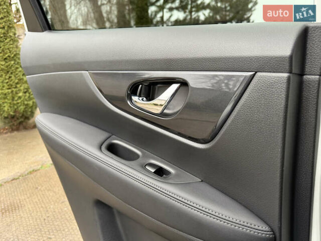 Белый Ниссан Rogue, объемом двигателя 2.5 л и пробегом 138 тыс. км за 13900 $, фото 48 на Automoto.ua