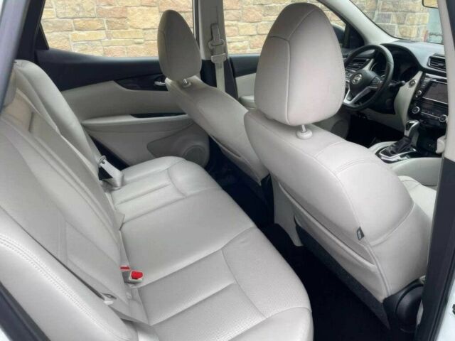 Білий Ніссан Rogue, об'ємом двигуна 2 л та пробігом 31 тис. км за 8000 $, фото 15 на Automoto.ua