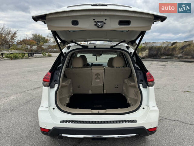 Белый Ниссан Rogue, объемом двигателя 2.49 л и пробегом 132 тыс. км за 16700 $, фото 45 на Automoto.ua