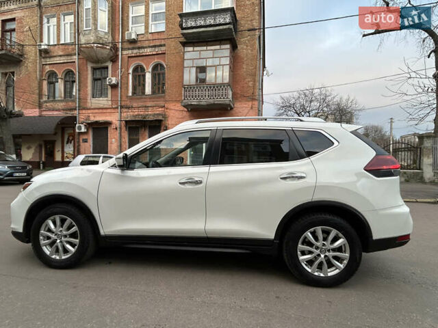 Белый Ниссан Rogue, объемом двигателя 2.49 л и пробегом 164 тыс. км за 14500 $, фото 1 на Automoto.ua