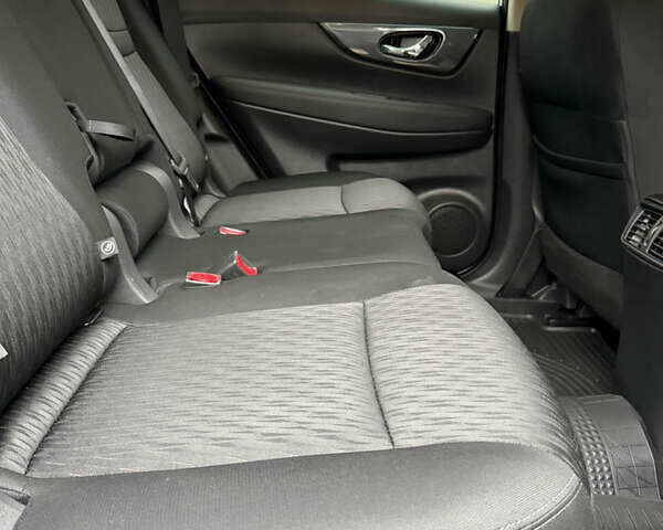 Белый Ниссан Rogue, объемом двигателя 2.5 л и пробегом 138 тыс. км за 13900 $, фото 49 на Automoto.ua