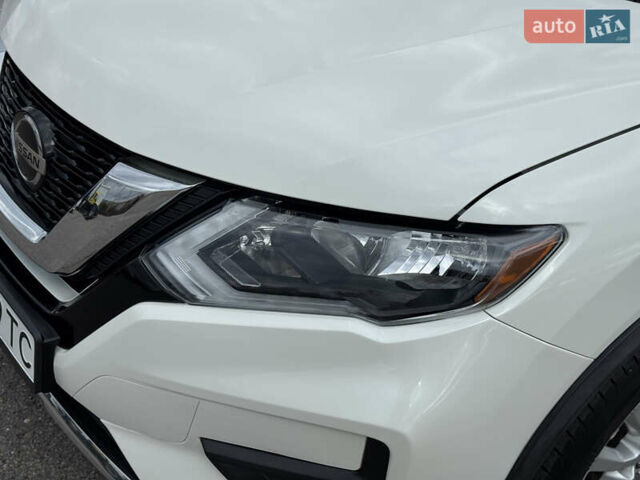Белый Ниссан Rogue, объемом двигателя 2.49 л и пробегом 132 тыс. км за 16700 $, фото 18 на Automoto.ua