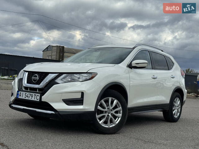 Белый Ниссан Rogue, объемом двигателя 2.49 л и пробегом 132 тыс. км за 16700 $, фото 2 на Automoto.ua
