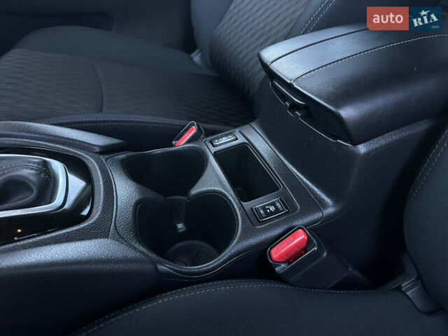 Білий Ніссан Rogue, об'ємом двигуна 2.49 л та пробігом 90 тис. км за 14200 $, фото 26 на Automoto.ua